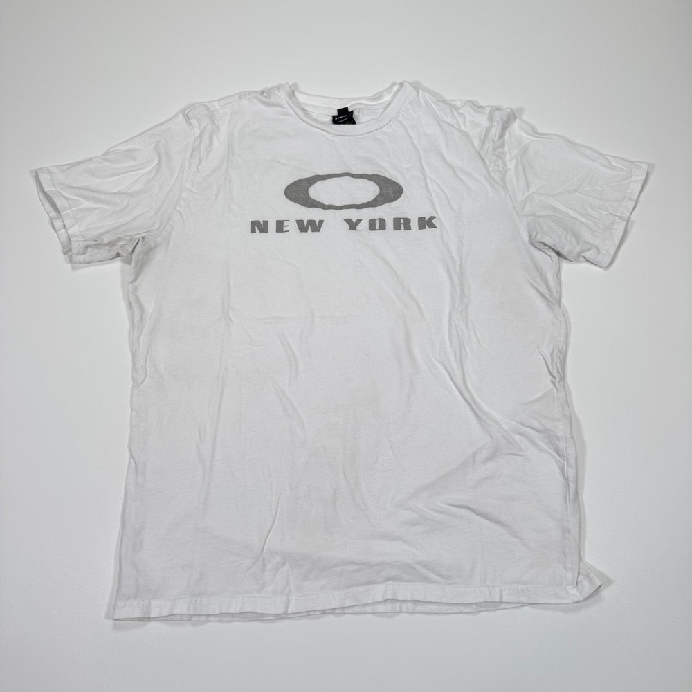 Oakley T Shirt Mens XL White New York Graphic Tee Regular‎ Fit Short Sleeve
